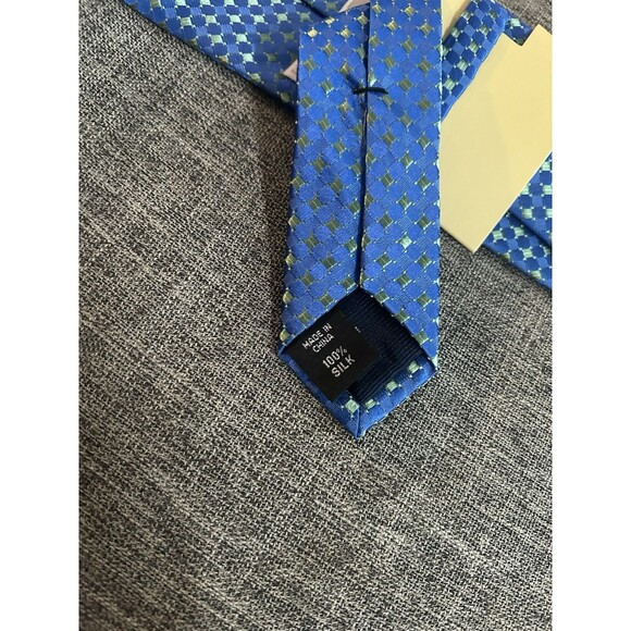 Michael Kors Mens Necktie Blue And Green Geometric 100% Silk - Picture 5 of 5